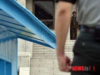 60년째 이어지는 대치