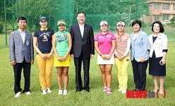 女프로골퍼 4명 청원 행정초에서 재능기부