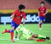 지소연, '일본에게는 이겨야지!'