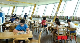 여름 피서지는 양산타워 북카페