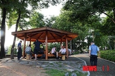 건강 건전한 오솔길 실버공원