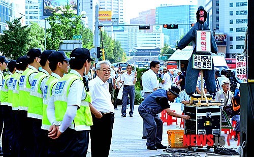 민주당, 광화문에 천막 당사 설치…윤석열 파면 항의 강화