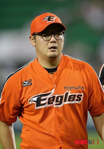 한화 송창식, '세이브 올렸어!'