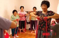 평창군, 세라밴드 운동교실 인기