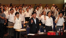 與 이석기 국회입성 민주당 책임 vs. 野 정치적 뒷북