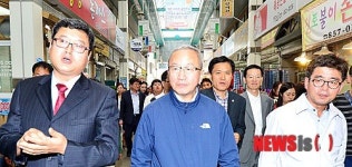 산성시장 둘러보는 현오석 부총리