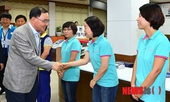 세종우체국 방문한 정홍원 국무총리