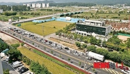 길게 늘어선 귀성차량