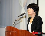 인사말하는 강명진 대표