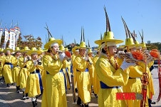 새우젓축제, 나루터로 들어오는 행렬