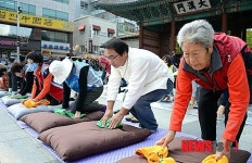 밀양할머니의 힘겨운 765배