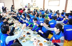 1사1촌 맺은 광전2리 마을 부녀회가 준비한 오찬