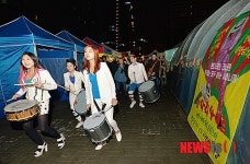 한 다리만 건너면 우리는 모두 아는 사이니까!