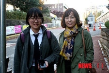 수능 마친 수험생과 학부모의 밝은 모습