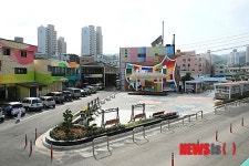 동해 중앙시장 커뮤니티광장 휴식공간으로 인기