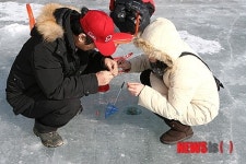 먼저 미끼부터 달아야지