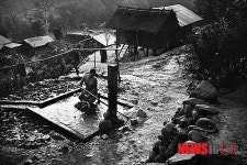 박노해 사진전 다른길, 노을빛에 몸을 씻고