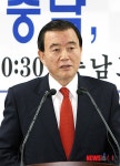 안희정 견제심 드러낸 홍문표…충남도정 무차별 비방