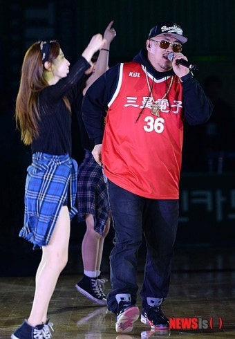 축하 공연 하는 데프콘