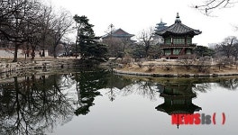 포근한 날씨의 경복궁