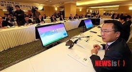 인사말 하는 방하남 장관