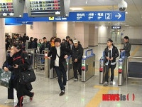 수원지하철 개통 100일…망포역 하루 평균 3만