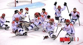 대한민국 아이스슬레지하키 선수들, 우리가 이겼다.