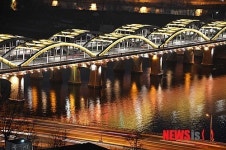 에너지 절약위해 일몰 후 15분 뒤 켜진 조명