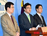 기초선거 공천폐지 관련 기자회견하는 새정치연합 최고위원들