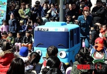 광화문 광장에 나타난 타요버스