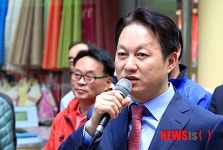 김연식 태백시장, 황지자유시장서 출마선언