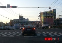 교육자님 보행자는 어디로 가라고요?