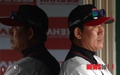 경기 지켜보는 LG 조계현 수석코치