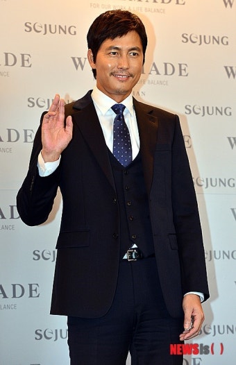 정우성, 30대 일반인 여성과 열애 부인
