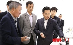 구본무 LG회장 현장경영 가속도... 신제품 경쟁력 직접 점검