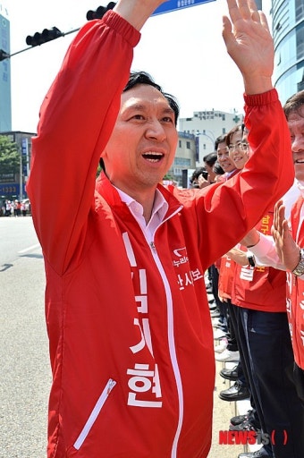 거리로 나선 울산시장 후보 '4인4색' 선거운동 시작