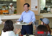박원순 후보, 경희대서 학생들과 점심