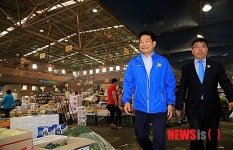 인천 구월 농산물도매시장 찾은 송영길