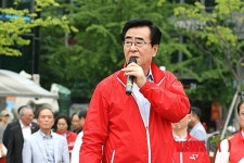 지지연설하는 김태원 국회의원