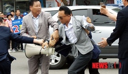새정치 전략공천 해명 요구 몸싸움