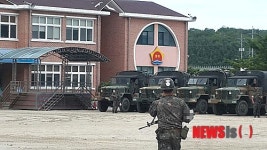 명파초등학교에 모인 장병들