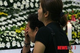 '소방관들의 비극'…오열 속 유가족 분향소 도착