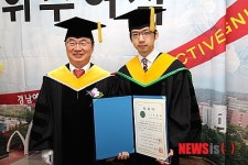 경상대, 이윤호씨 12년만에 학·석·박사학위 취득