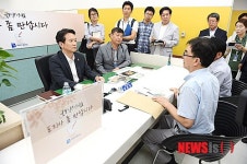 민원상담하는 남경필 지사