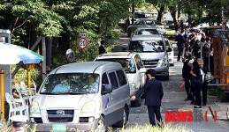 장례식 마치고 안성 금수원 나서는 구원파 신도들