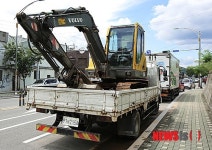 대구 북구 대불로에 불법주차된 화물차들