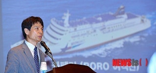 여객선 관련 설명하는 김영모 교수