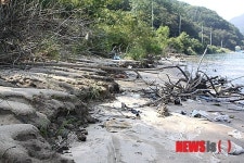 측방침식으로 사라지는 홍천강