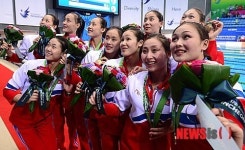 [인천AG]동메달 목에 건 북한 선수들
