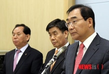 질문 듣는 이승훈 청주시장